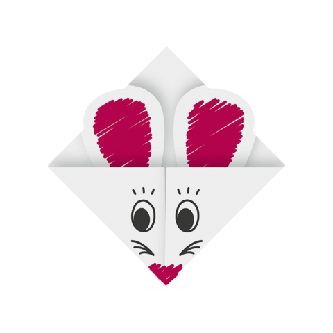 Gefaltetes Origami-Lesezeichen in Form einer Maus mit aufgemalten Augen, Schnurrhaaren und rosa eingefärbten Ohren.